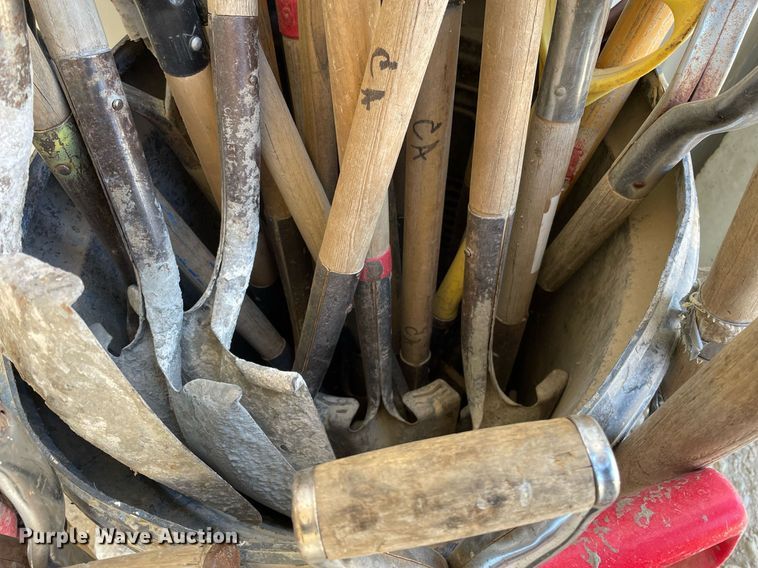 image for item MY9285 Approximately 30 shovels