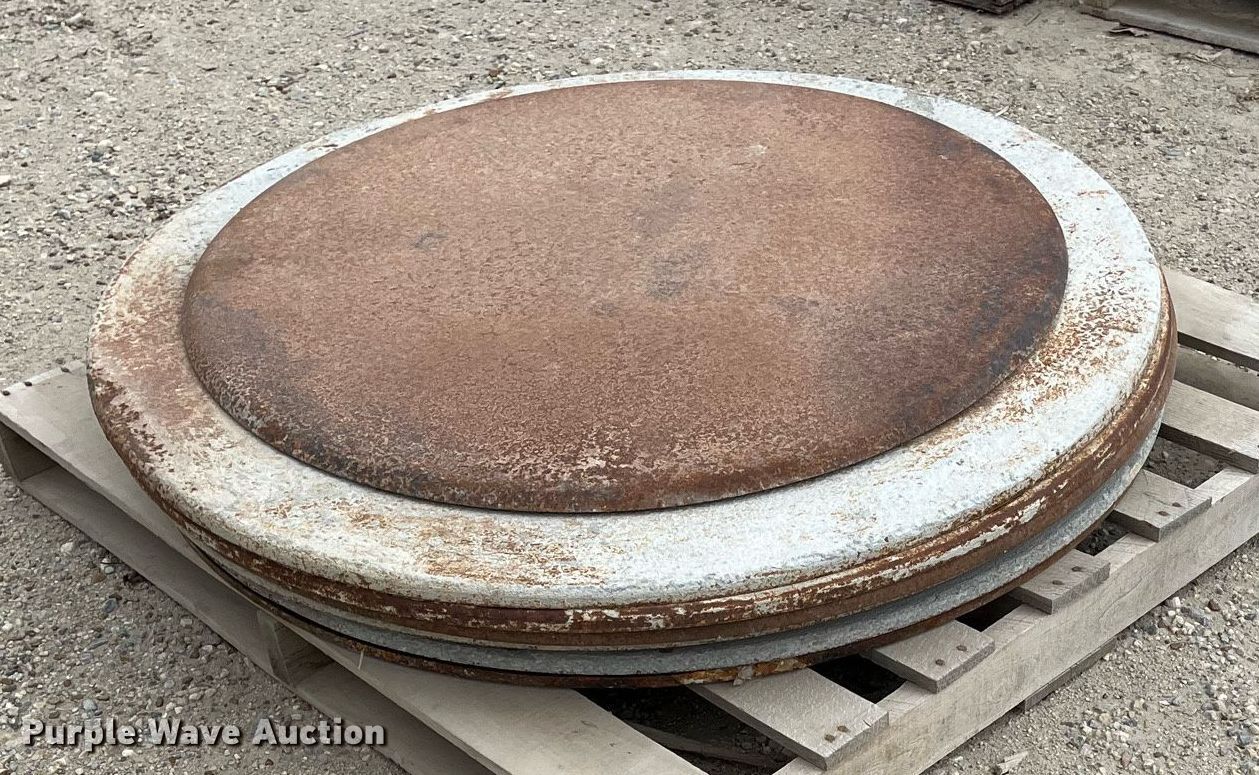 (7) power trowel float pans in Wichita, KS Item MY9098 sold Purple Wave