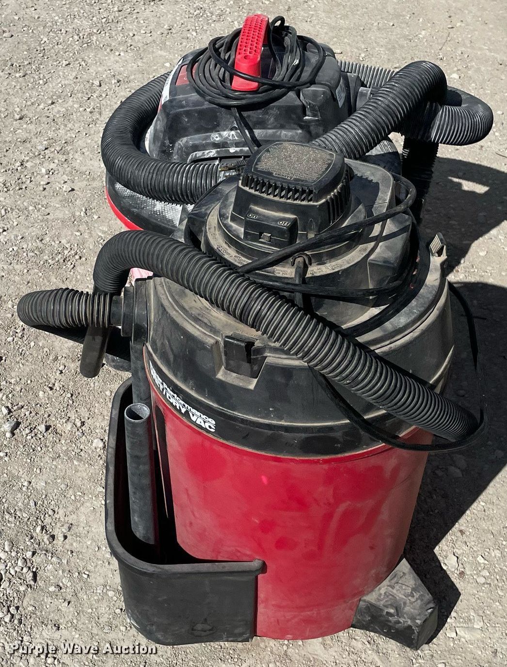 (2) shop vacuums in Wichita, KS Item MY9189 sold Purple Wave