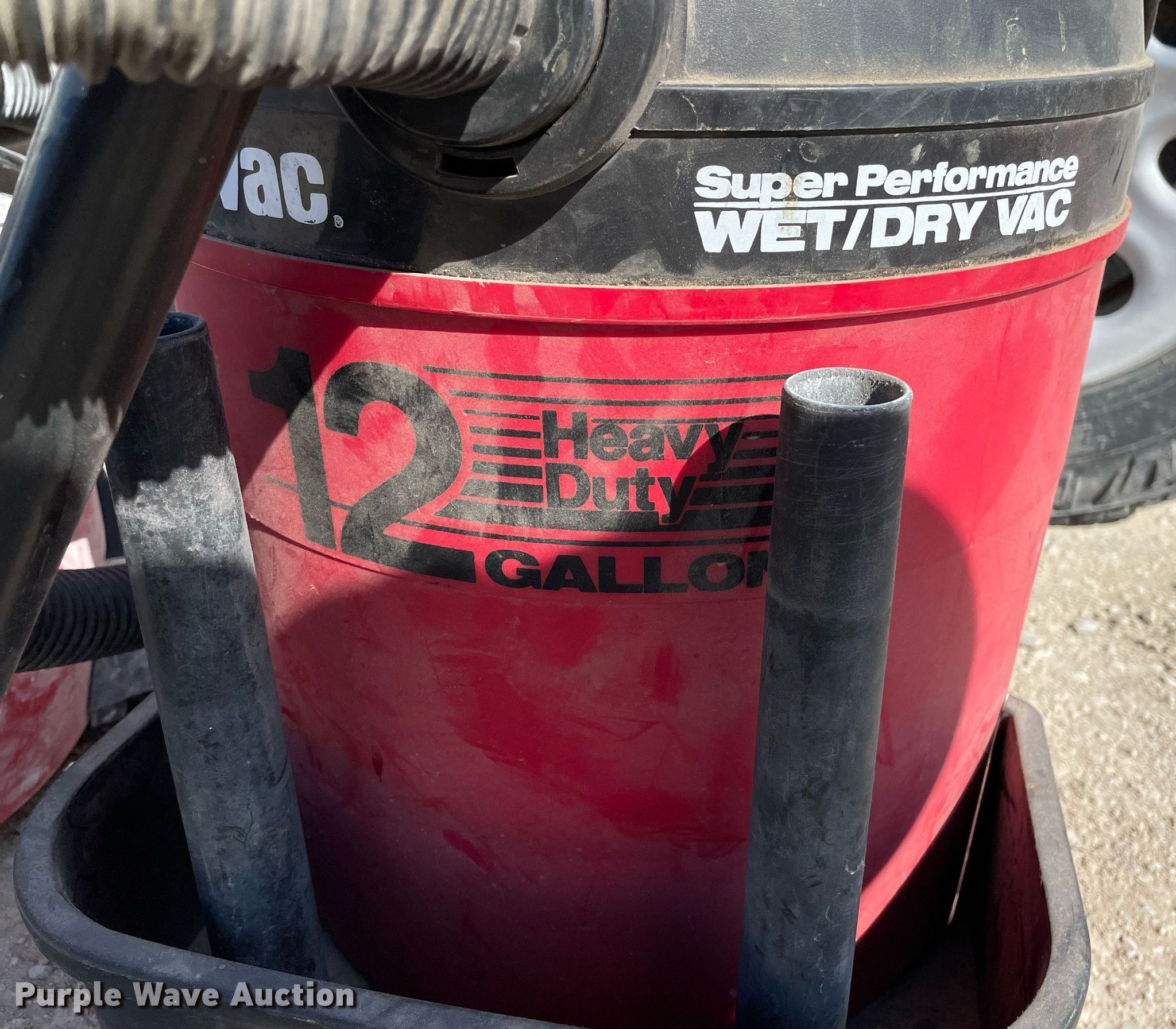 (2) shop vacuums in Wichita, KS Item MY9189 sold Purple Wave