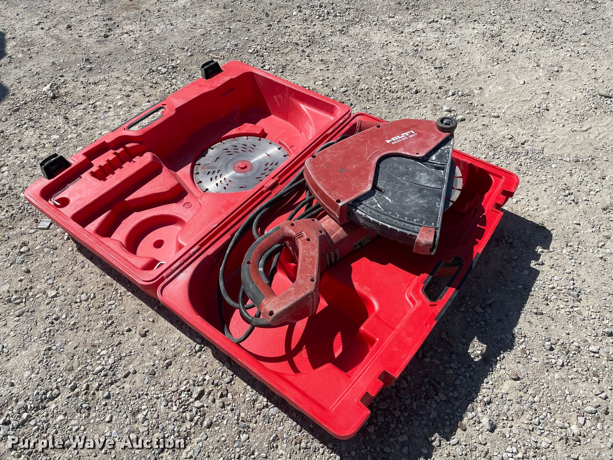 Hilti DCHEX 300 concrete Saw in Wichita, KS Item MY9194 sold
