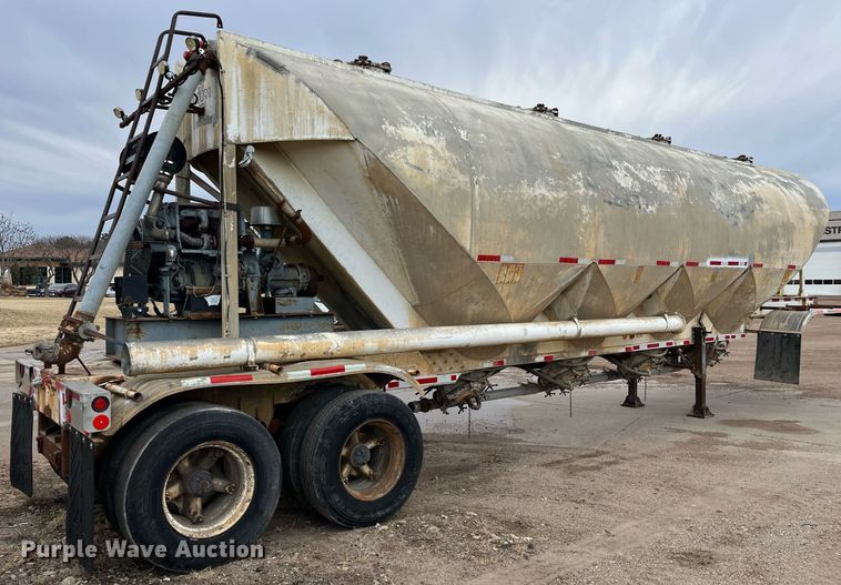 image for item DG5400 1974 Fruehauf  pneumatic dry bulk trailer