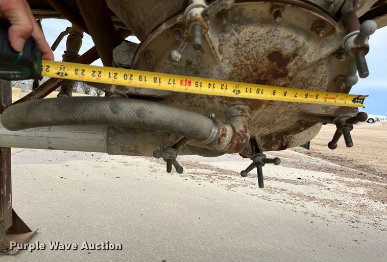 image for item DG5400 1974 Fruehauf  pneumatic dry bulk trailer