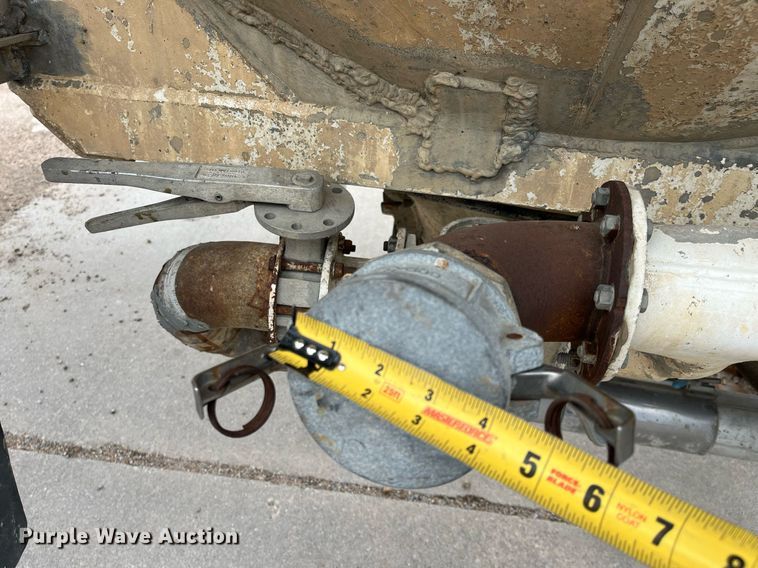 image for item DG5400 1974 Fruehauf  pneumatic dry bulk trailer