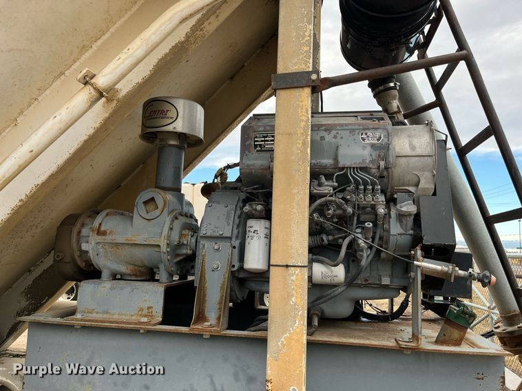 image for item DG5400 1974 Fruehauf  pneumatic dry bulk trailer