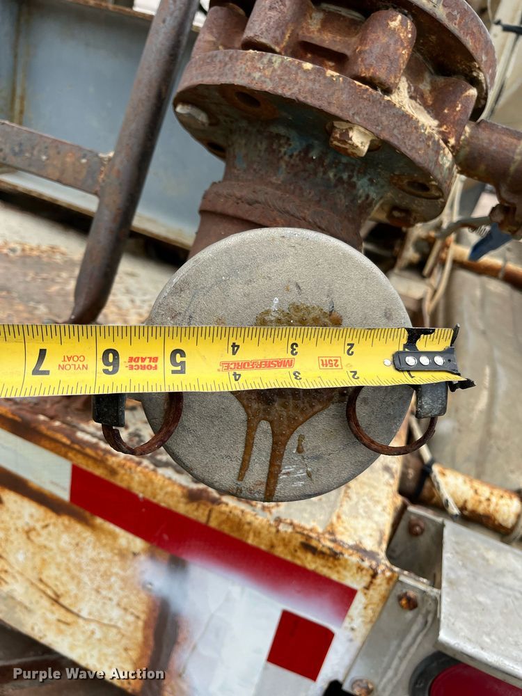 image for item DG5400 1974 Fruehauf  pneumatic dry bulk trailer