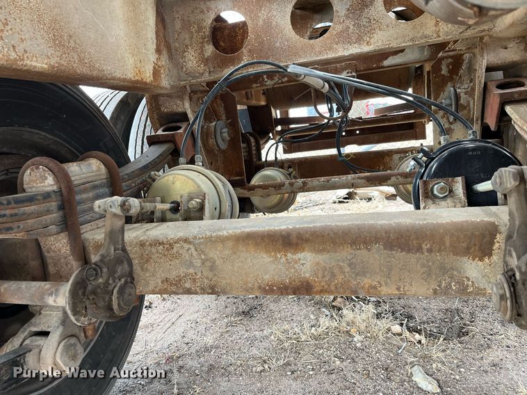 image for item DG5400 1974 Fruehauf  pneumatic dry bulk trailer