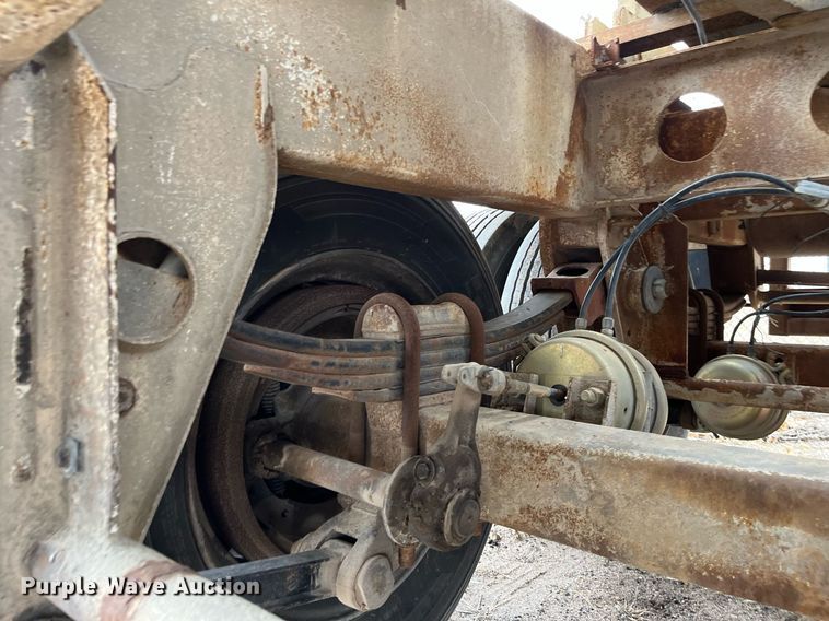 image for item DG5400 1974 Fruehauf  pneumatic dry bulk trailer