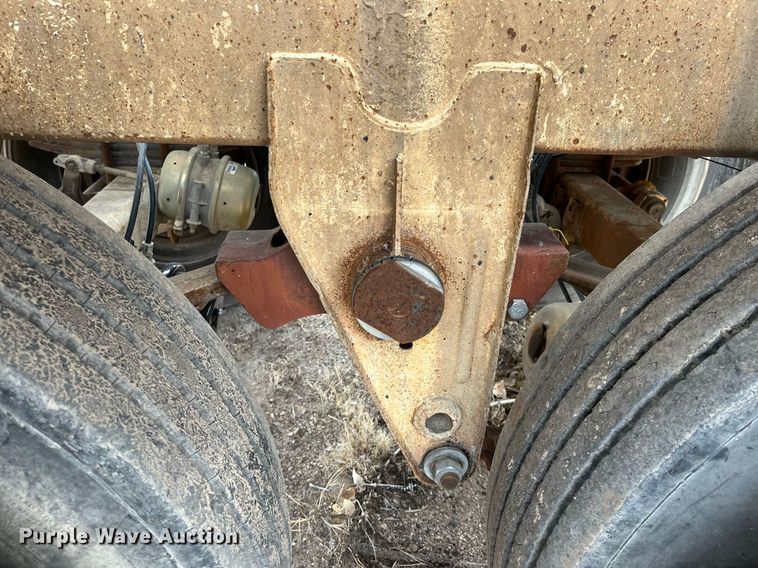 image for item DG5400 1974 Fruehauf  pneumatic dry bulk trailer