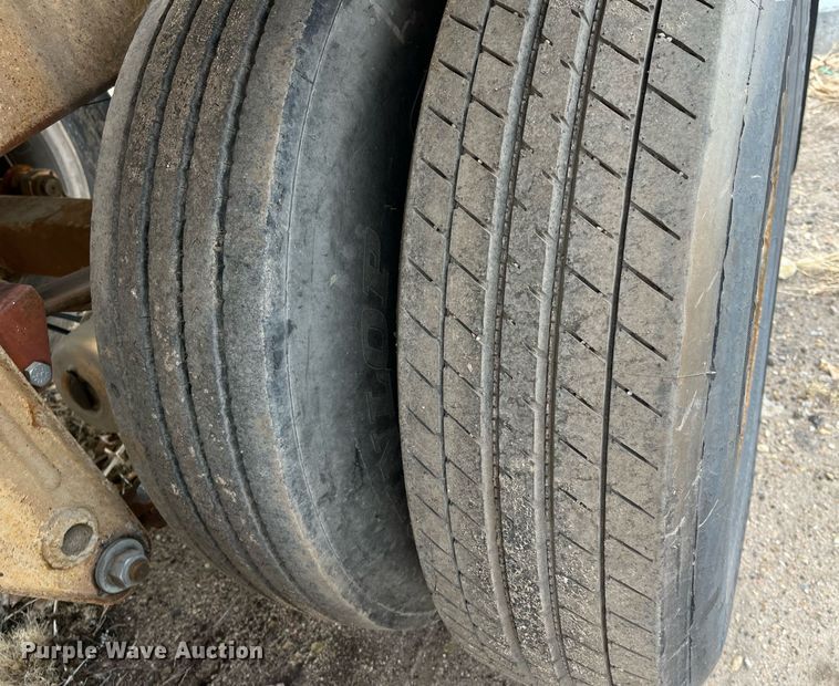 image for item DG5400 1974 Fruehauf  pneumatic dry bulk trailer