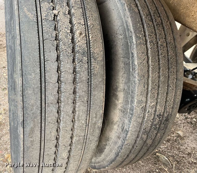 image for item DG5400 1974 Fruehauf  pneumatic dry bulk trailer