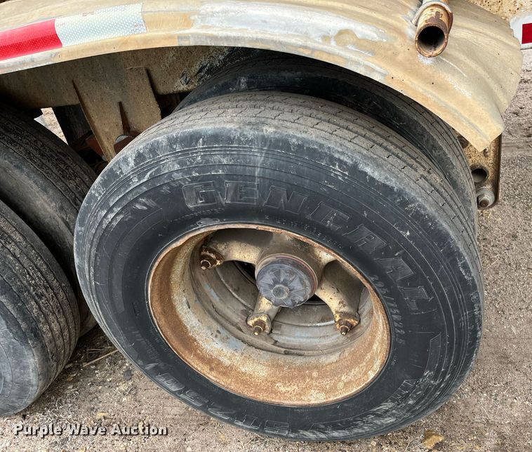 image for item DG5400 1974 Fruehauf  pneumatic dry bulk trailer