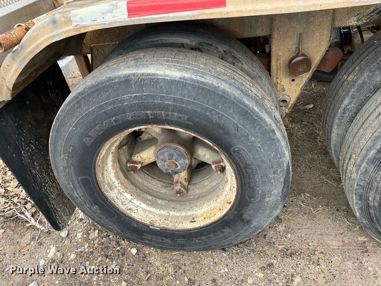 image for item DG5400 1974 Fruehauf  pneumatic dry bulk trailer