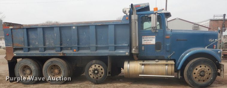 image for item DJ7012 1995 International 9300  dump truck
