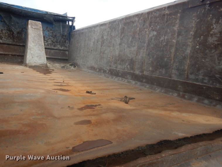 image for item DJ7012 1995 International 9300  dump truck