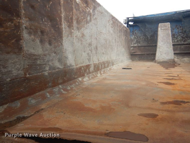 image for item DJ7012 1995 International 9300  dump truck