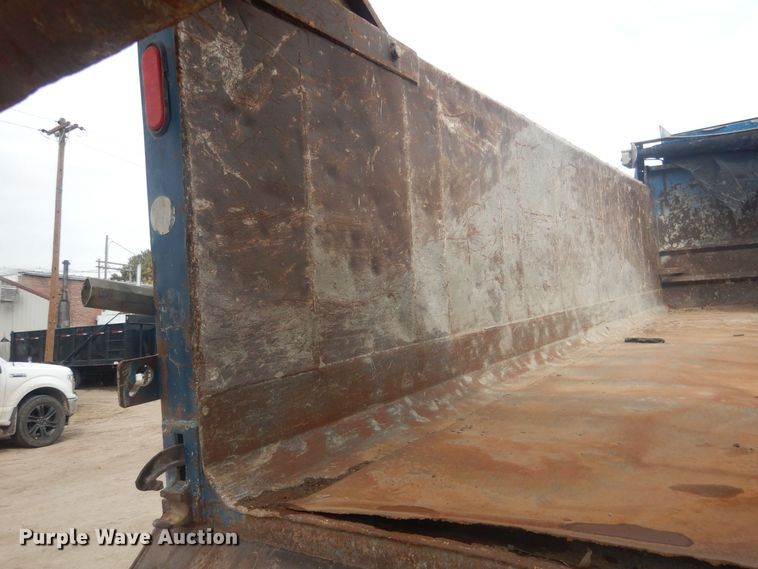 image for item DJ7012 1995 International 9300  dump truck