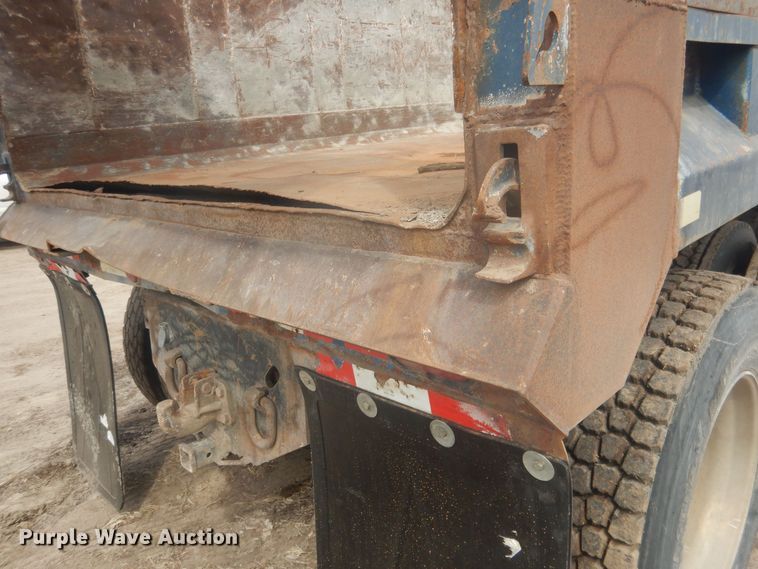 image for item DJ7012 1995 International 9300  dump truck