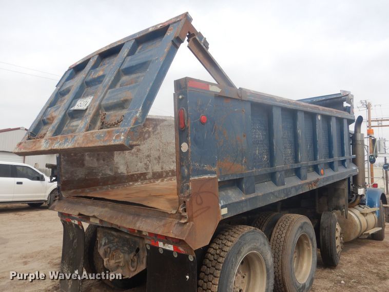 image for item DJ7012 1995 International 9300  dump truck