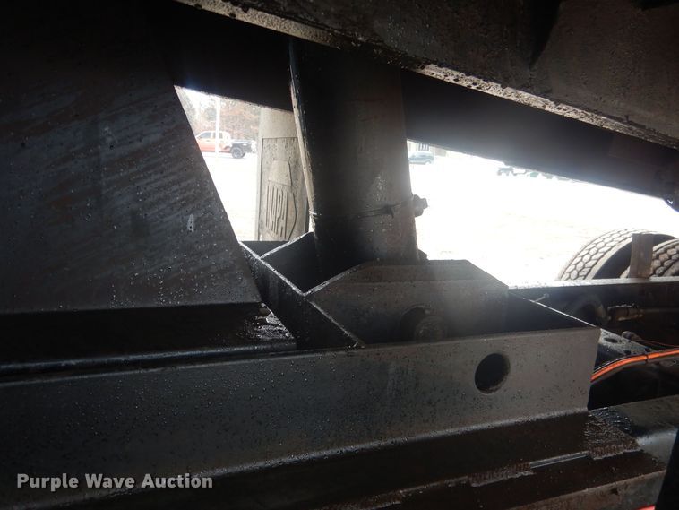 image for item DJ7012 1995 International 9300  dump truck