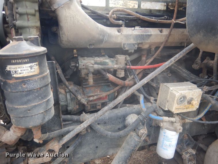 image for item DJ7012 1995 International 9300  dump truck