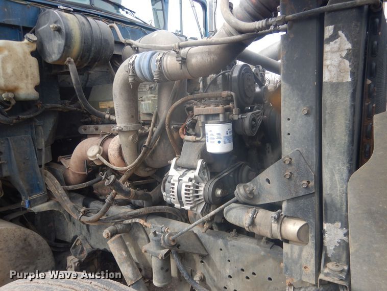 image for item DJ7012 1995 International 9300  dump truck