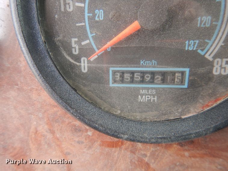 image for item DJ7012 1995 International 9300  dump truck