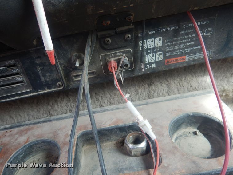 image for item DJ7012 1995 International 9300  dump truck