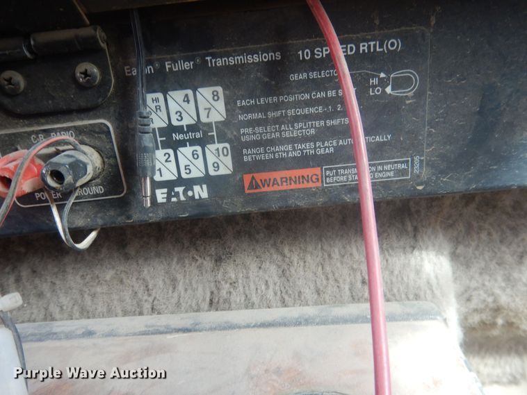 image for item DJ7012 1995 International 9300  dump truck