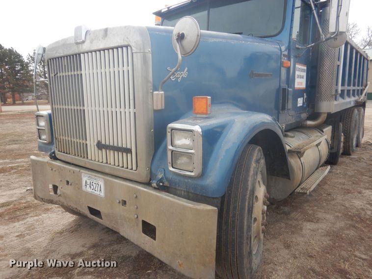 image for item DJ7012 1995 International 9300  dump truck