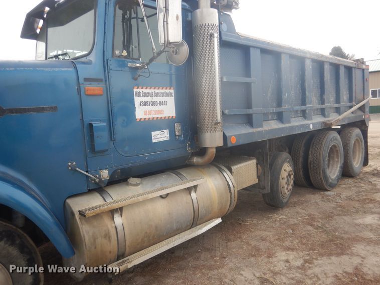 image for item DJ7012 1995 International 9300  dump truck