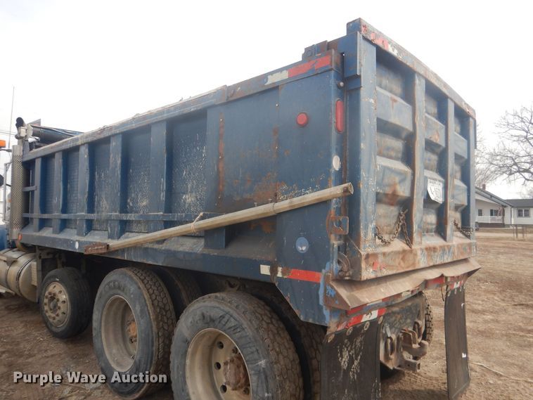 image for item DJ7012 1995 International 9300  dump truck
