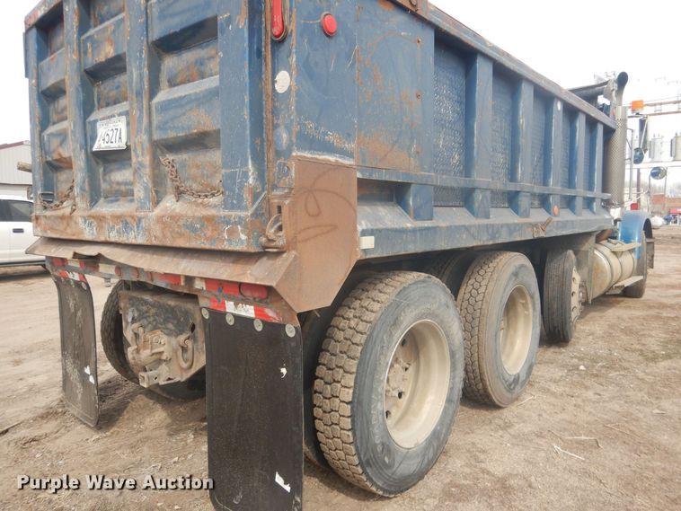 image for item DJ7012 1995 International 9300  dump truck