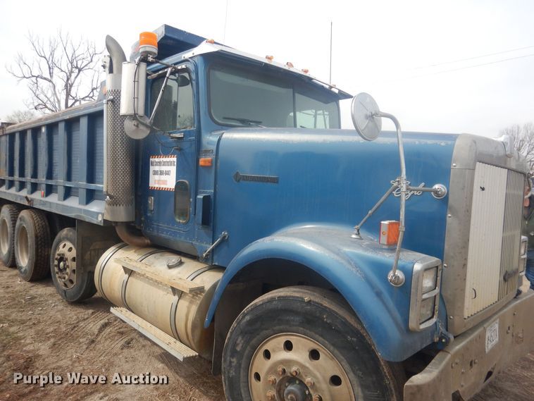 image for item DJ7012 1995 International 9300  dump truck