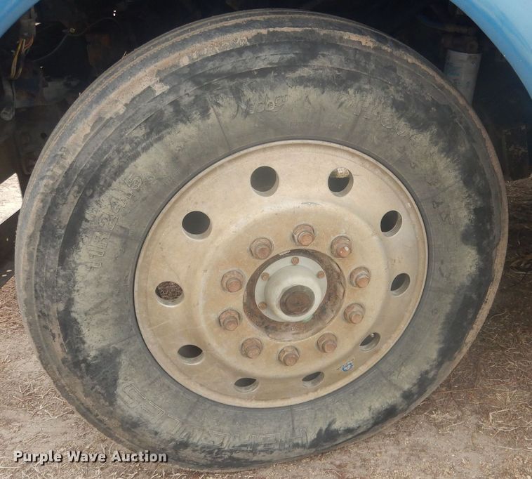 image for item DJ7012 1995 International 9300  dump truck