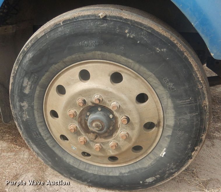 image for item DJ7012 1995 International 9300  dump truck