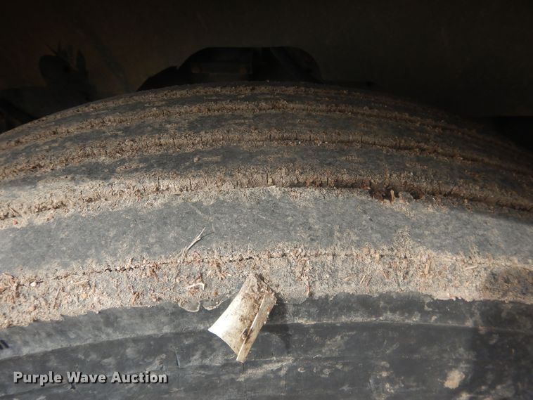 image for item DJ7012 1995 International 9300  dump truck