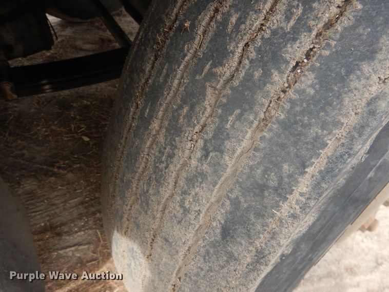 image for item DJ7012 1995 International 9300  dump truck