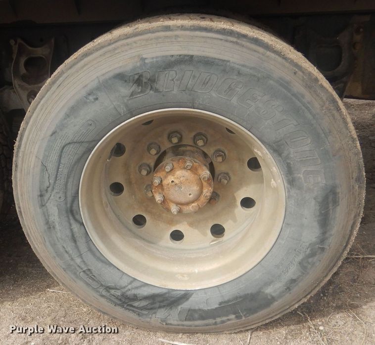 image for item DJ7012 1995 International 9300  dump truck