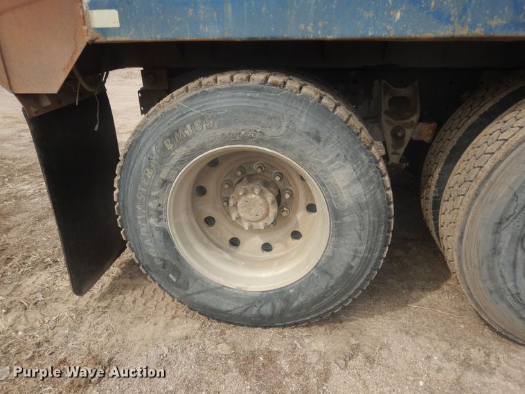 image for item DJ7012 1995 International 9300  dump truck