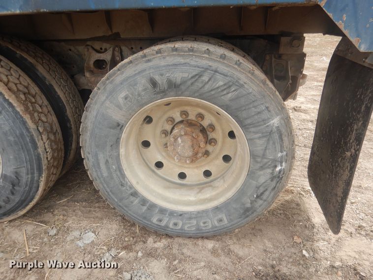 image for item DJ7012 1995 International 9300  dump truck