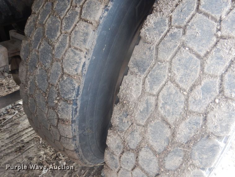 image for item DJ7012 1995 International 9300  dump truck