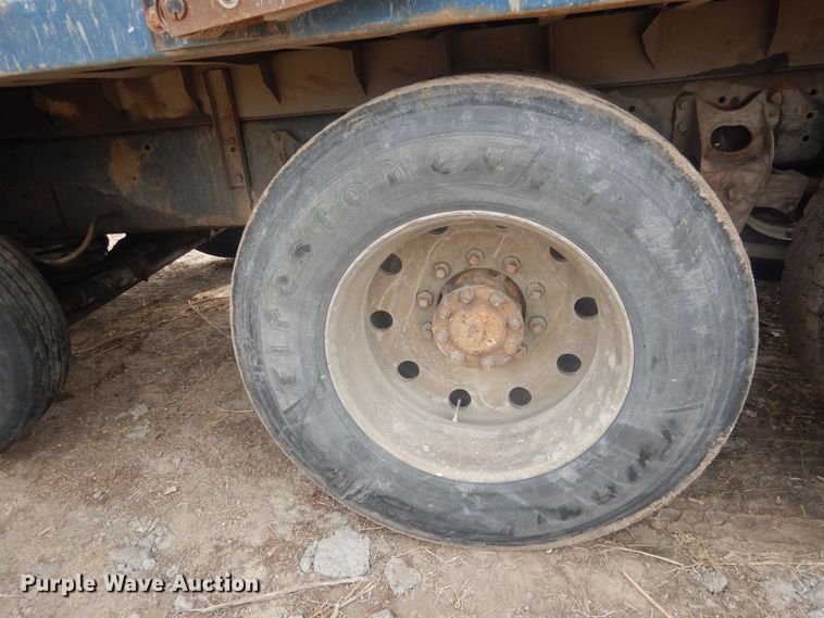 image for item DJ7012 1995 International 9300  dump truck