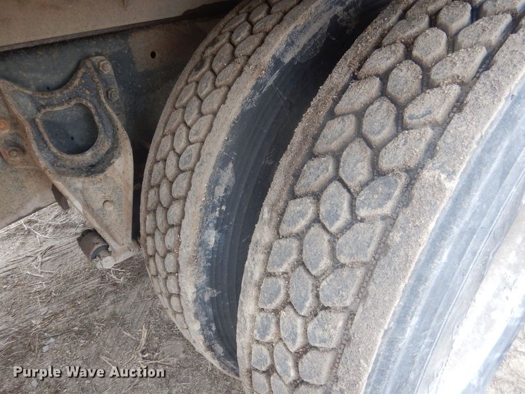 image for item DJ7012 1995 International 9300  dump truck