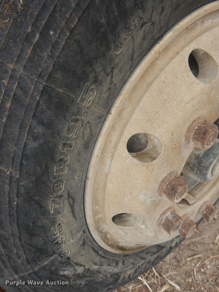 image for item DJ7012 1995 International 9300  dump truck