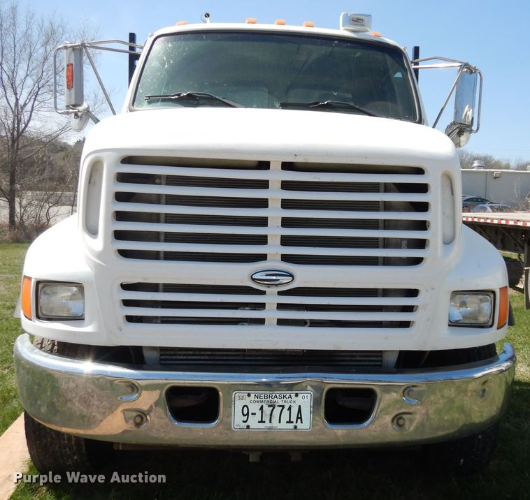 image for item DK1731 2004 Sterling L9500  flatbed truck