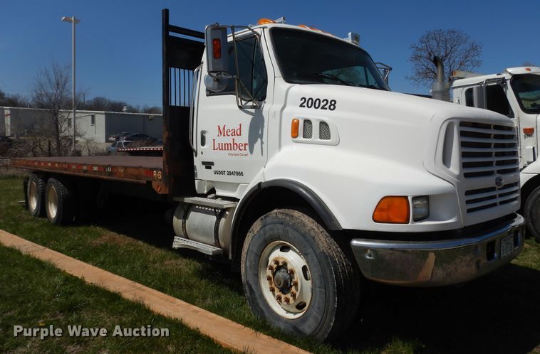 image for item DK1731 2004 Sterling L9500  flatbed truck