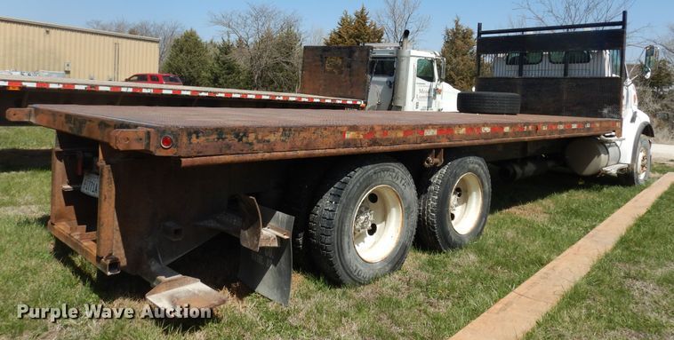 image for item DK1731 2004 Sterling L9500  flatbed truck