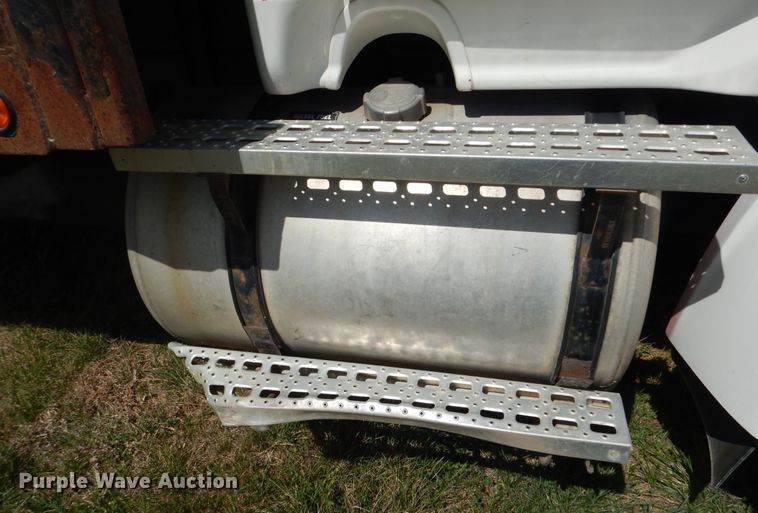 image for item DK1731 2004 Sterling L9500  flatbed truck