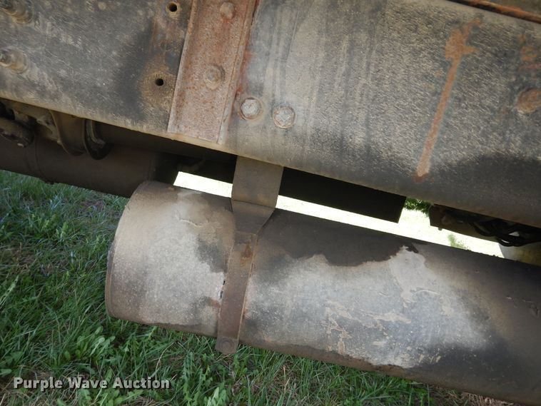 image for item DK1731 2004 Sterling L9500  flatbed truck